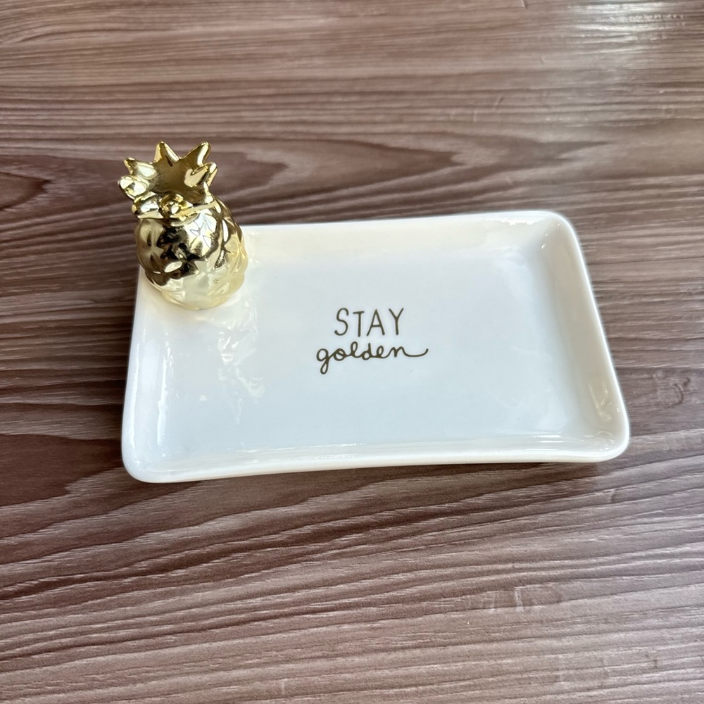 NWT Trinket / Jewelry Dish – “Stay Golden” Pineapple